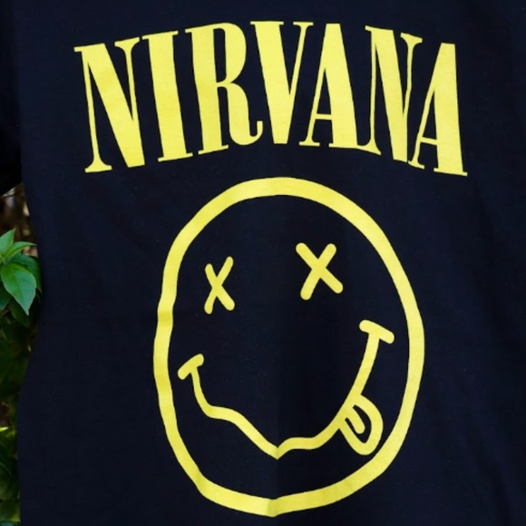 NIRVANA SMILEY FACE GRAPHIC BLACK AND YELLOW TSHIRT - Picture 2 of 2